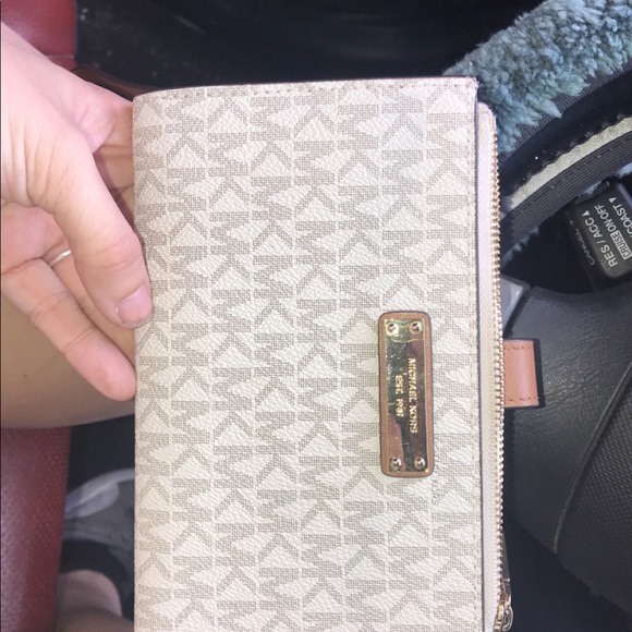 Michael Kors purse and wallet - Picture 6 of 7